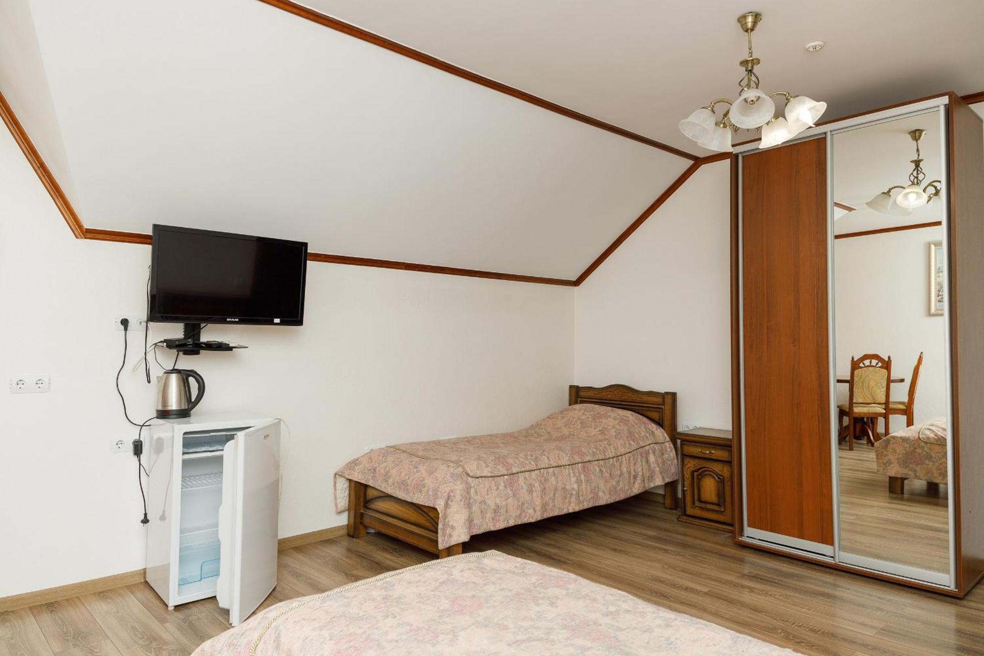 Gostyniy Dvir Synevir Hotel Synevyr Buitenkant foto
