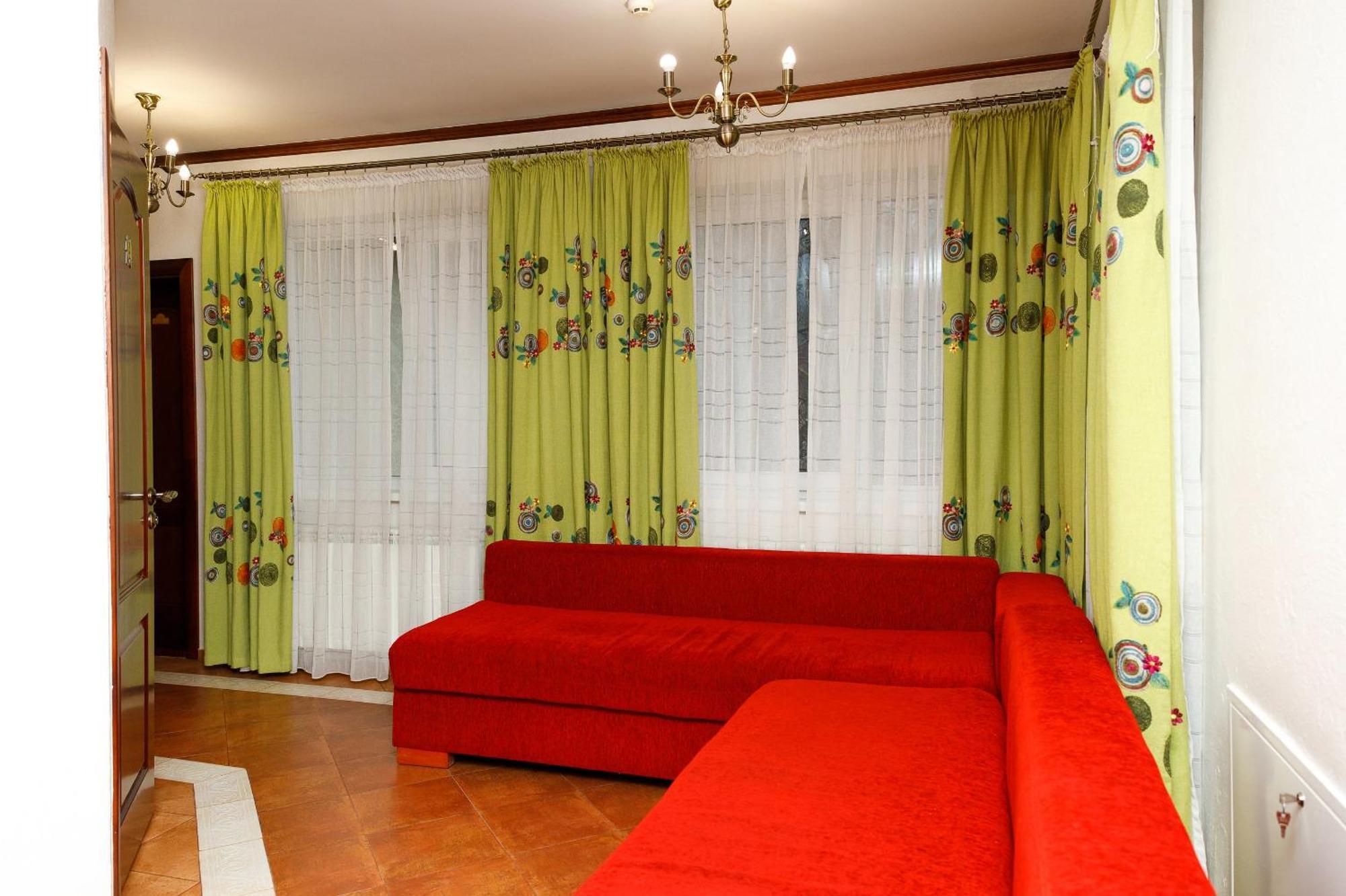 Gostyniy Dvir Synevir Hotel Synevyr Buitenkant foto