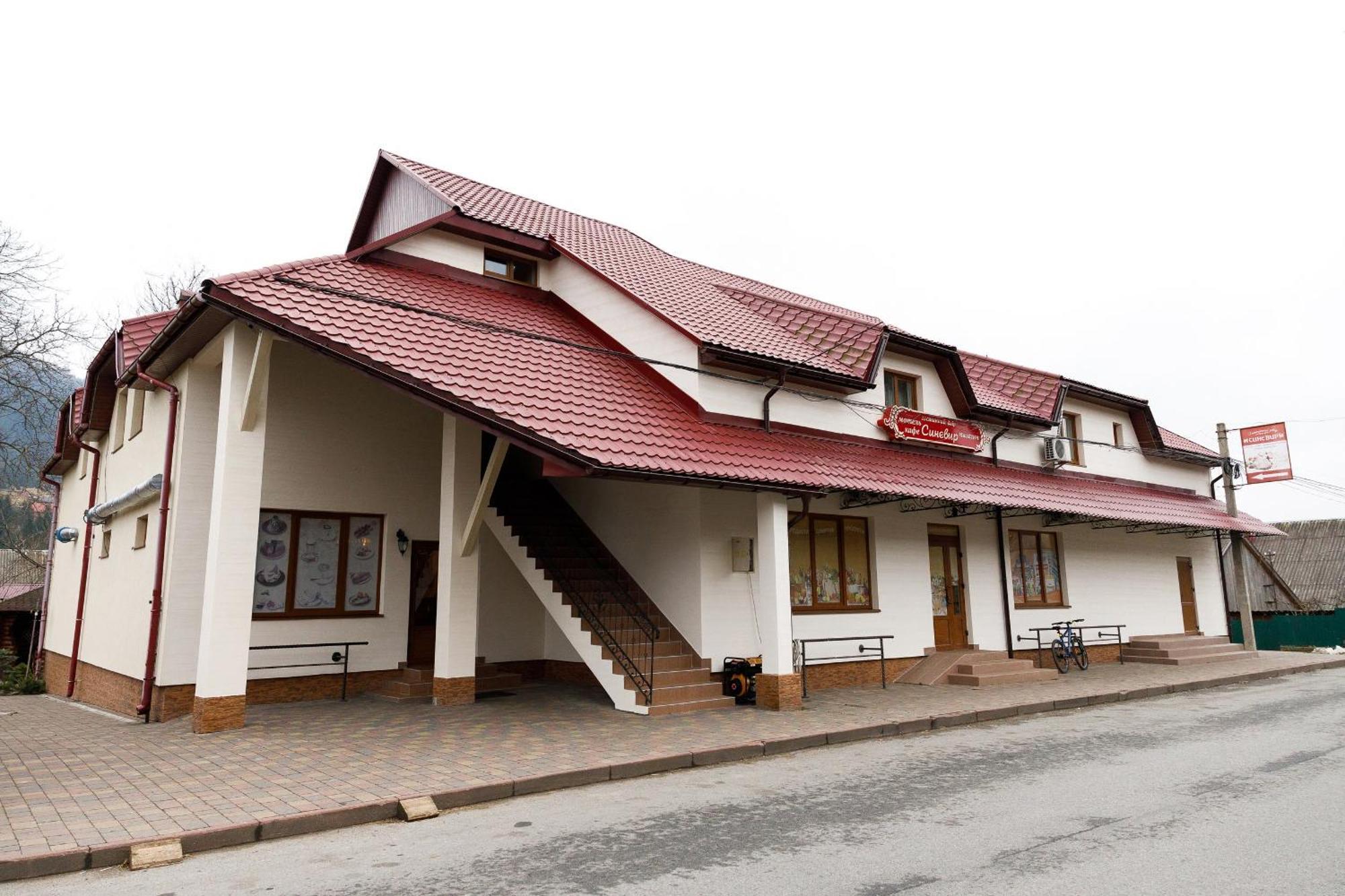Gostyniy Dvir Synevir Hotel Synevyr Buitenkant foto