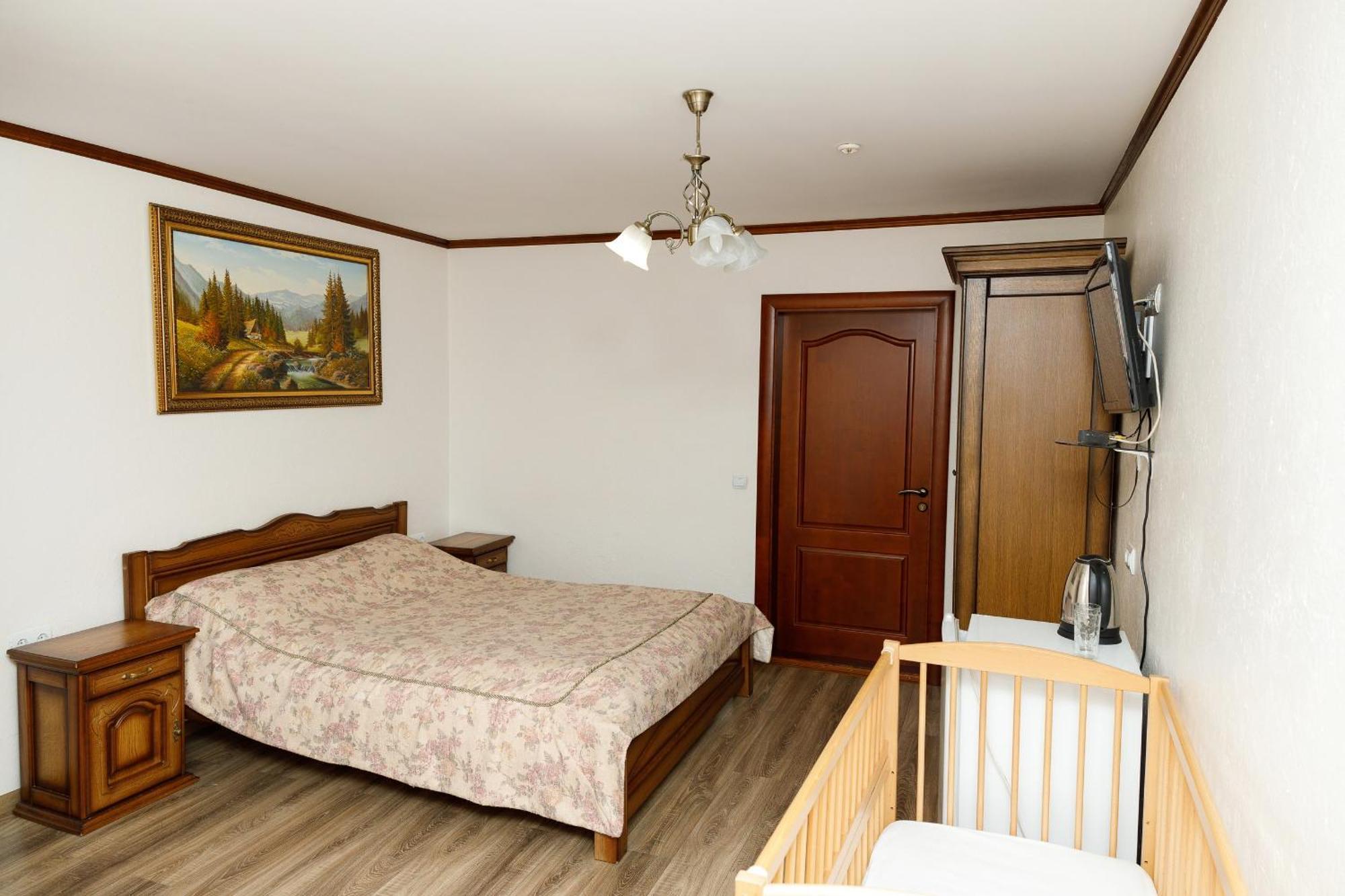Gostyniy Dvir Synevir Hotel Synevyr Buitenkant foto