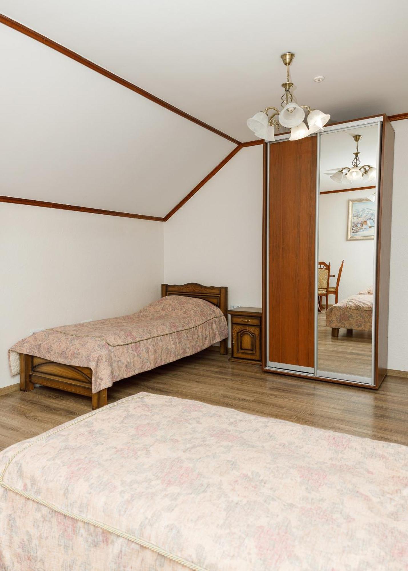 Gostyniy Dvir Synevir Hotel Synevyr Buitenkant foto