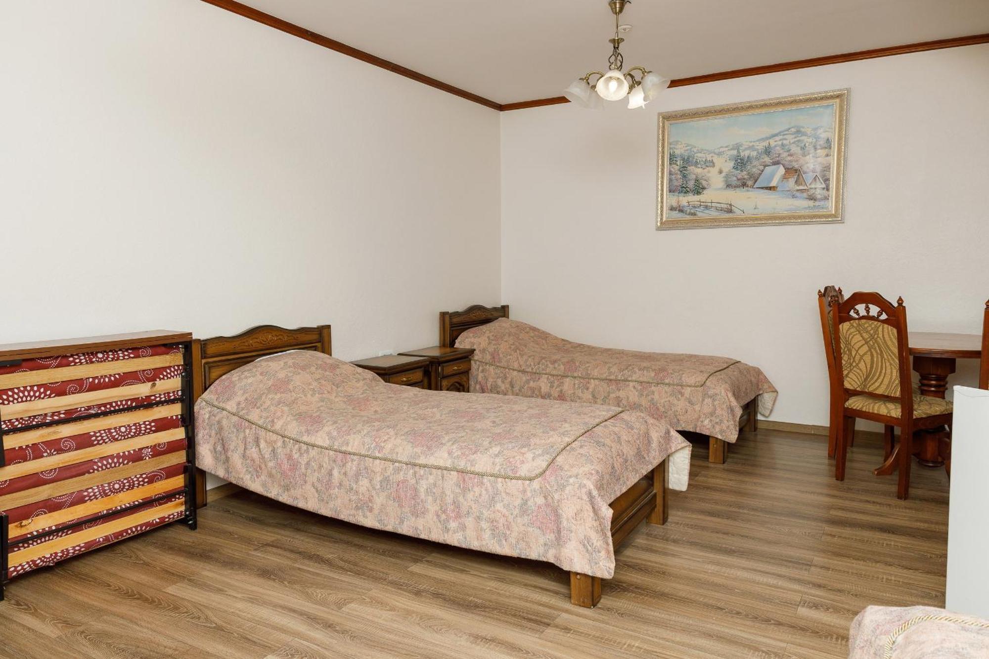 Gostyniy Dvir Synevir Hotel Synevyr Buitenkant foto