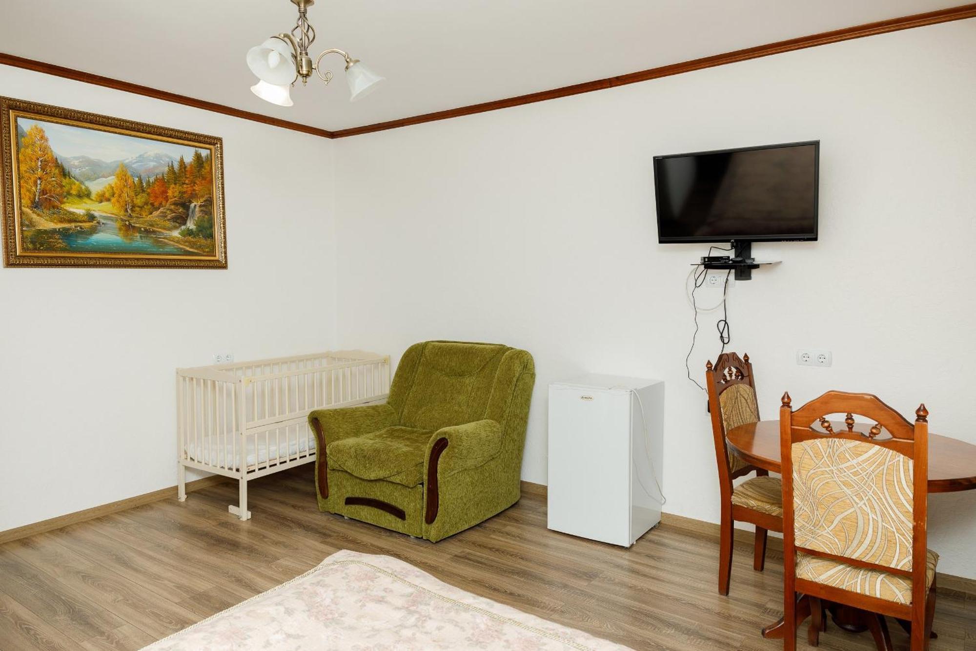 Gostyniy Dvir Synevir Hotel Synevyr Buitenkant foto